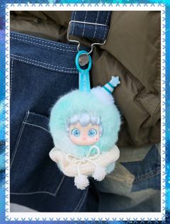 抱抱雪人-资料图