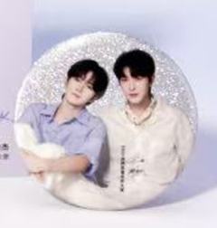 EHD代言双闪吧唧