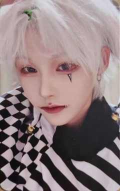 闫明筠《鬼影重重》万圣节主题小卡