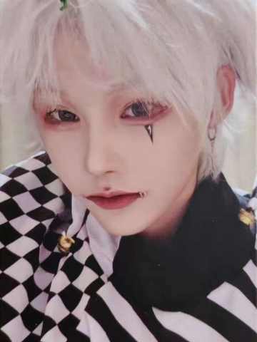 闫明筠《鬼影重重》万圣节主题小卡