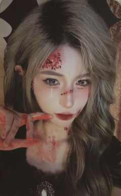 杨秋野《鬼影重重》万圣节主题小卡