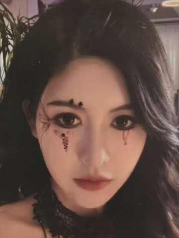 杨晔《鬼影重重》万圣节主题小卡