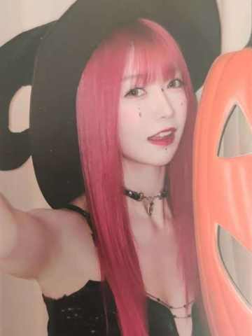 张琼予《鬼影重重》万圣节主题小卡