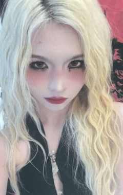 叶舒淇《鬼影重重》万圣节主题小卡