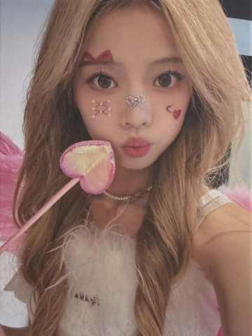 张倩《鬼影重重》万圣节主题小卡