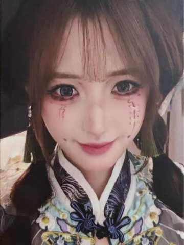 钟亚男《鬼影重重》万圣节主题小卡