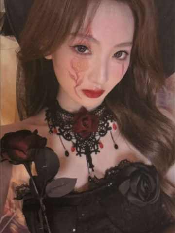 禹佳蔚《鬼影重重》万圣节主题小卡