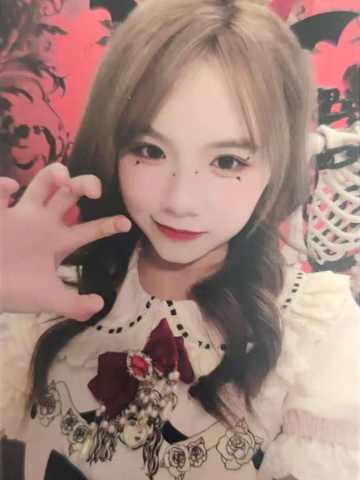 林恩同《鬼影重重》万圣节主题小卡