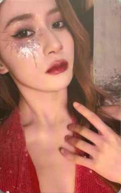 蒋舒婷《鬼影重重》万圣节主题小卡