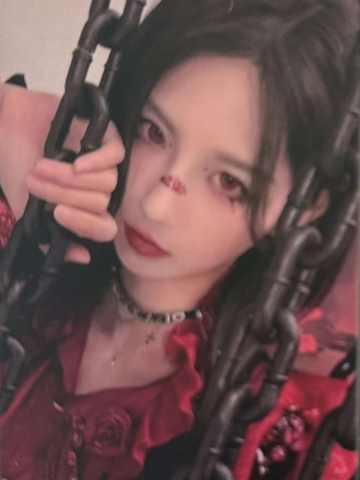 刘力菲《鬼影重重》万圣节主题小卡