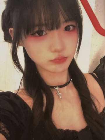 曾昕妍《鬼影重重》万圣节主题小卡