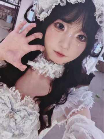 陈嘉仪《鬼影重重》万圣节主题小卡