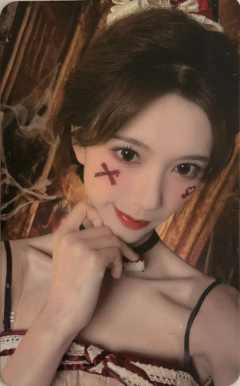 黄楚茵《鬼影重重》万圣节主题小卡