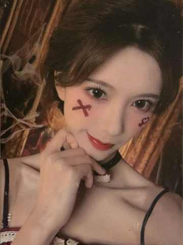 黄楚茵《鬼影重重》万圣节主题小卡