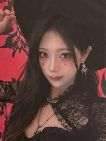 蒋欣洳《鬼影重重》万圣节主题小卡