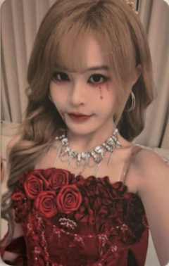 林奕希《鬼影重重》万圣节主题小卡