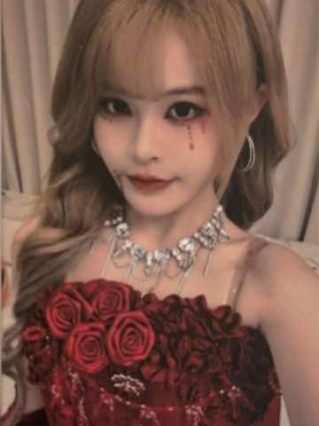 林奕希《鬼影重重》万圣节主题小卡