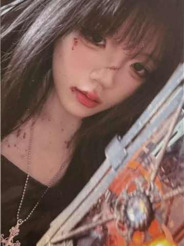 刘诗彤《鬼影重重》万圣节主题小卡