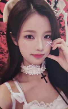 孙语姗《鬼影重重》万圣节主题小卡