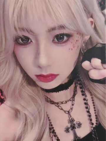 芦馨怡《鬼影重重》万圣节主题小卡