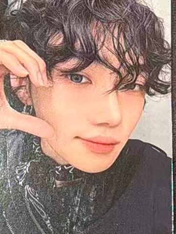 yzy上海中签卡 妞