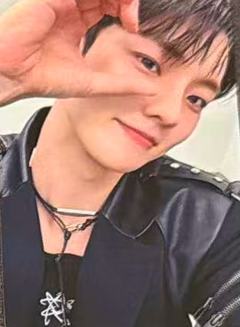 yzy上海中签卡  Q