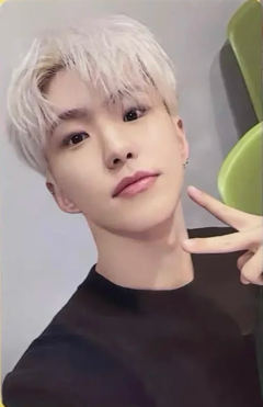 暴力熊联名卡 荣