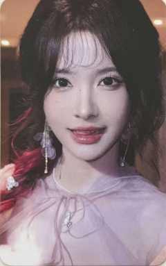 杨冰怡 上海时装周小卡ver.C