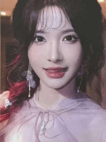 杨冰怡 上海时装周小卡ver.C