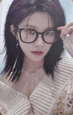 徐楚雯 上海时装周小卡ver.B