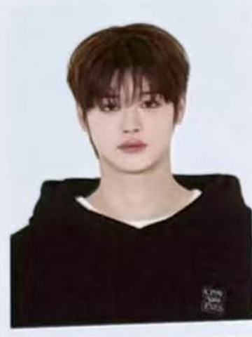 一期会员礼证件照1