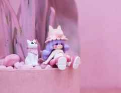 狼妹与猫-资料图