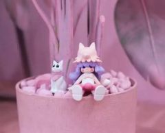 狼妹与猫-资料图