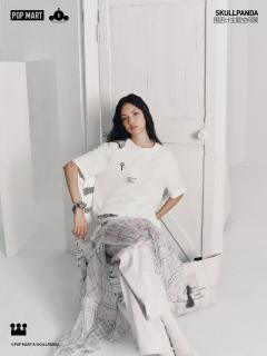 围与困主题空间展T恤-钥匙