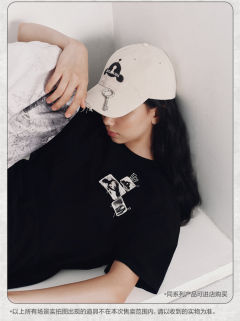 围与困主题空间展T恤-钥匙-资料图