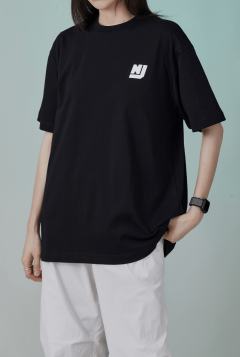 How Sweet T恤 黑-资料图