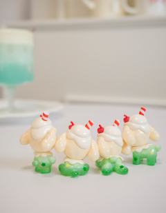 奶油苏打小奶鼻-绿色等姿-资料图