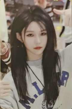 徐楚雯 九周年典藏卡 ver.A