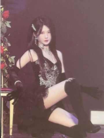 刘力菲 九周年典藏卡 ver.B