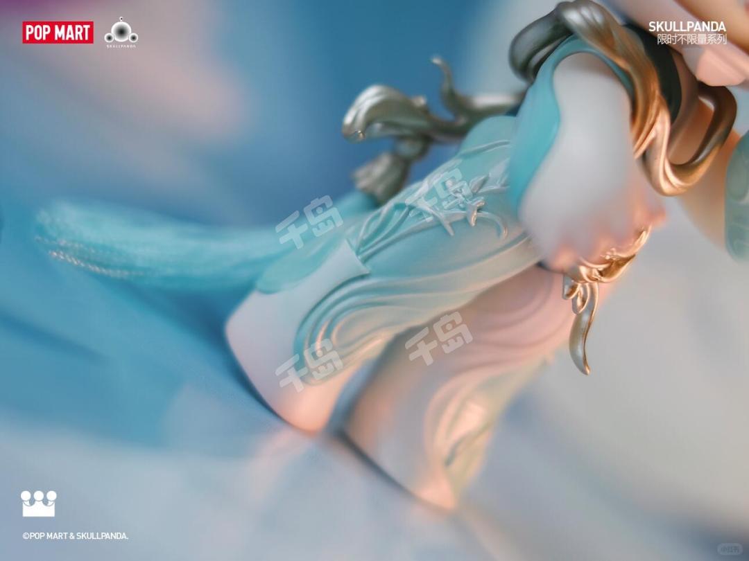 POPMART SKULLPANDA 兰-逸青 海外限定 未開封 ① Skullpanda Baby Cyan - 兰·逸青 – Art Toy Familia