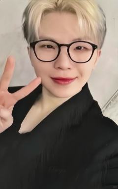 yzy上海入场卡 勋