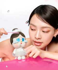 SHINY SHINY 毛绒挂件吊卡-资料图