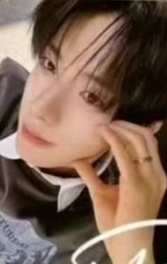 yeti签售线上5 脸颊比心ver.