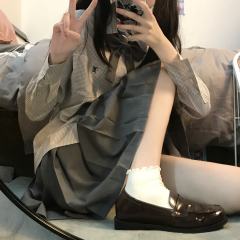 格子衬衫-资料图