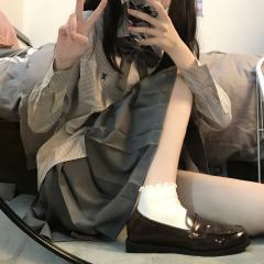 格子衬衫-资料图