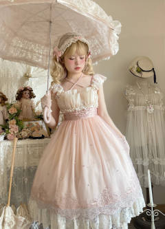 摘铃兰的小熊-资料图