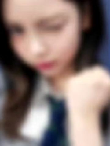 yzy幸运卡carmen