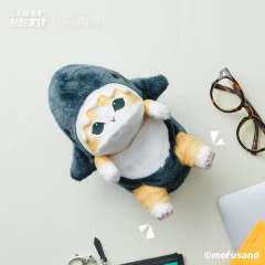 贴贴鲨鱼猫-资料图