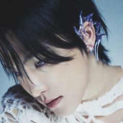 李灿