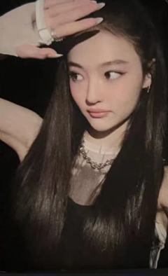 HANDS UP打歌卡ella